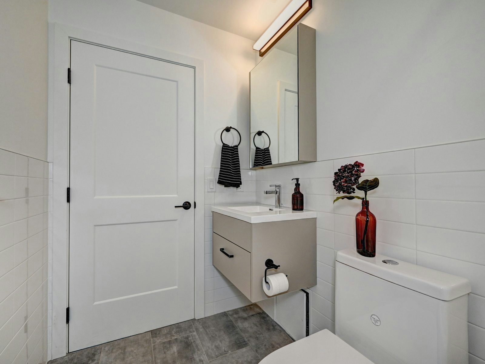 2 Bed + Den-415 Duke Street W, Kitchener, ON, N2H 0E6 - 19