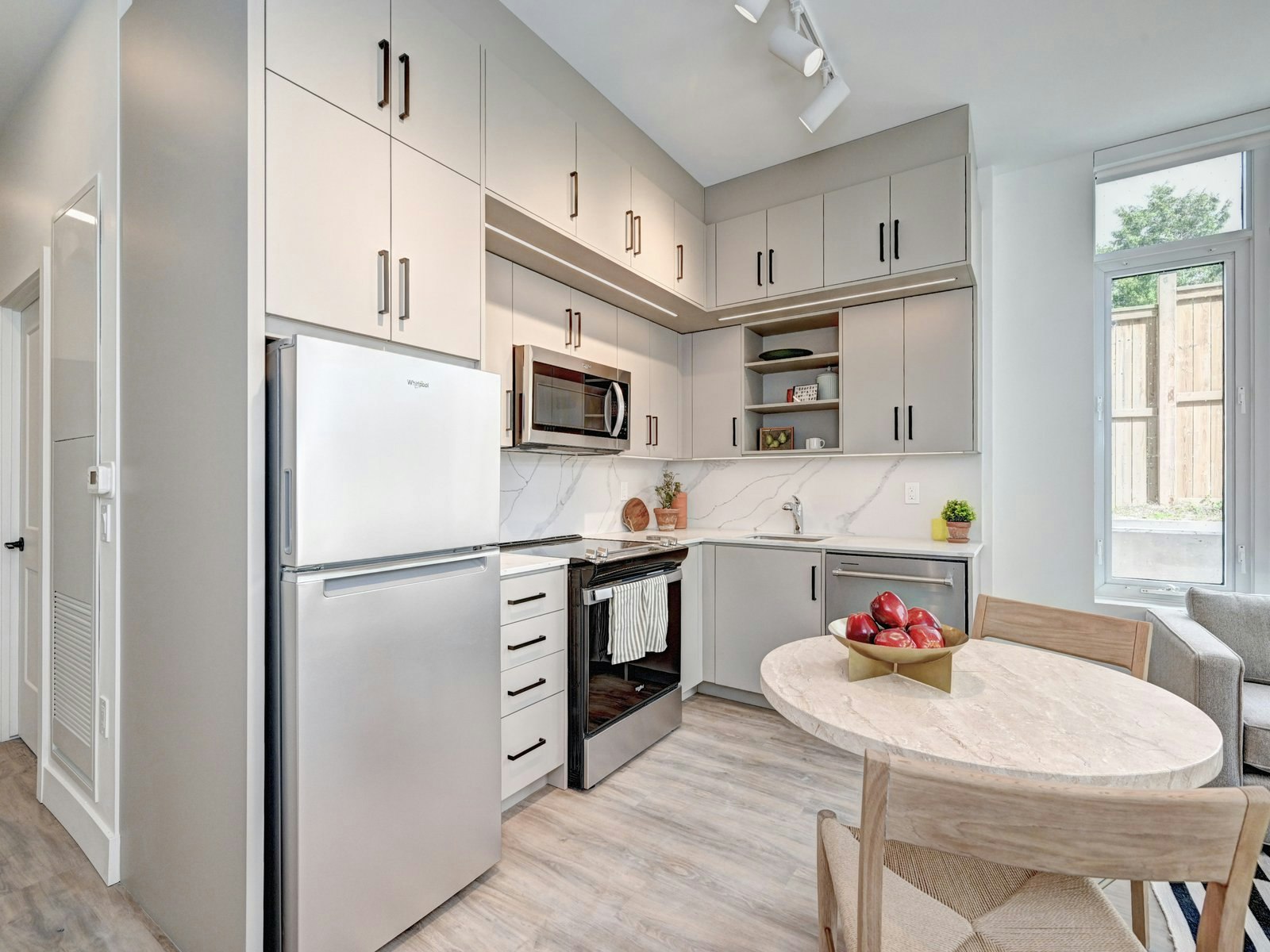2 Bed + Den-415 Duke Street W, Kitchener, ON, N2H 0E6 - 26