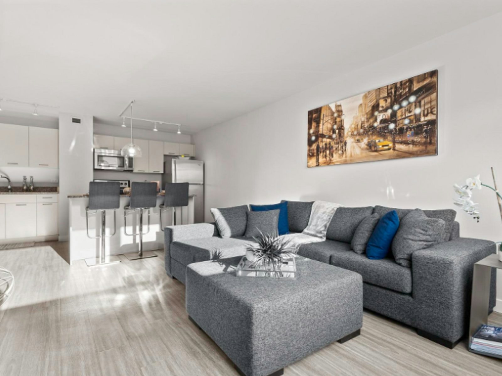 1 Bedroom + Den-640 Main Street, Saskatoon, SK, S7H 0J7 - 2