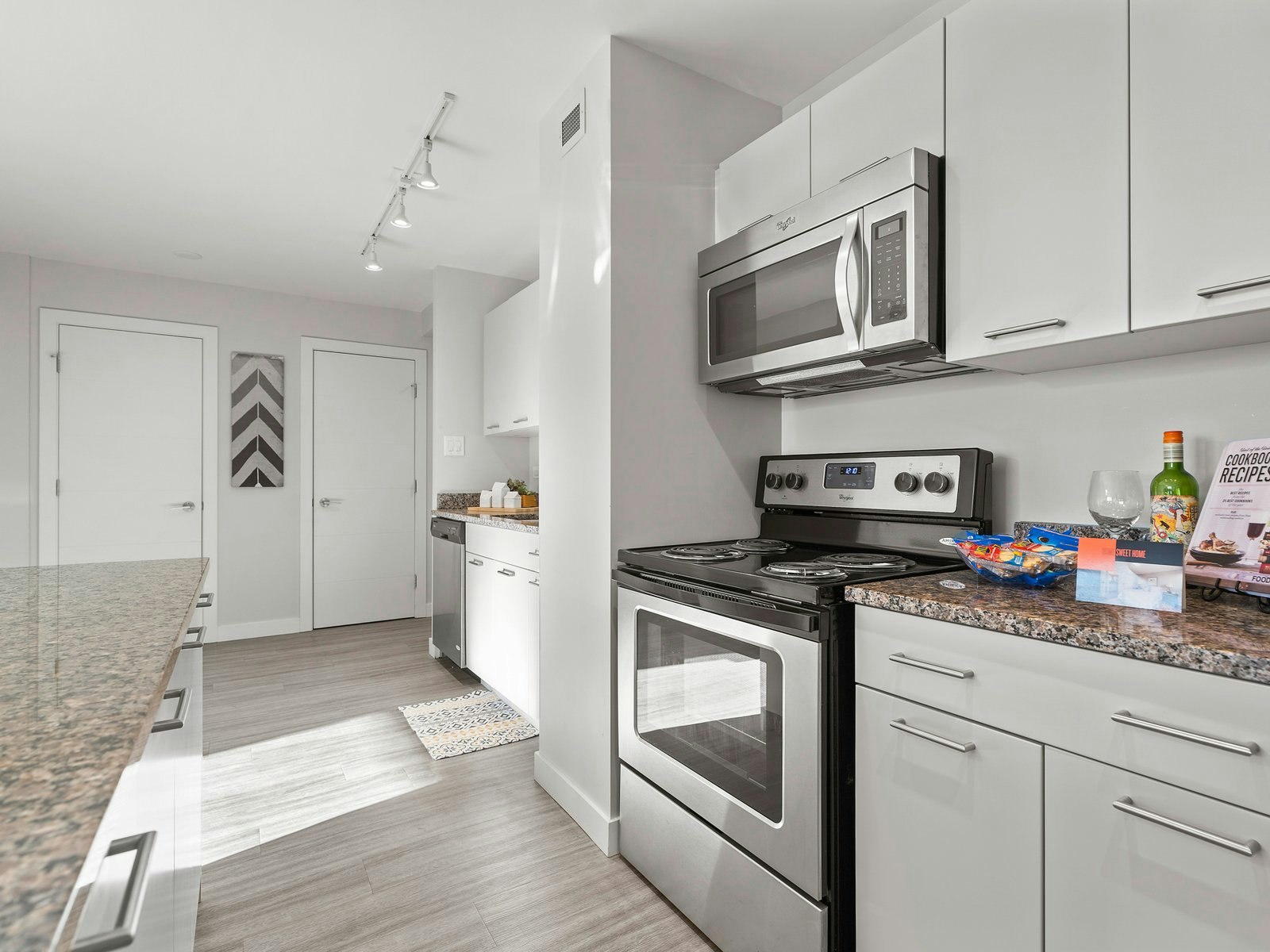 1 Bedroom + Den-640 Main Street, Saskatoon, SK, S7H 0J7 - 4