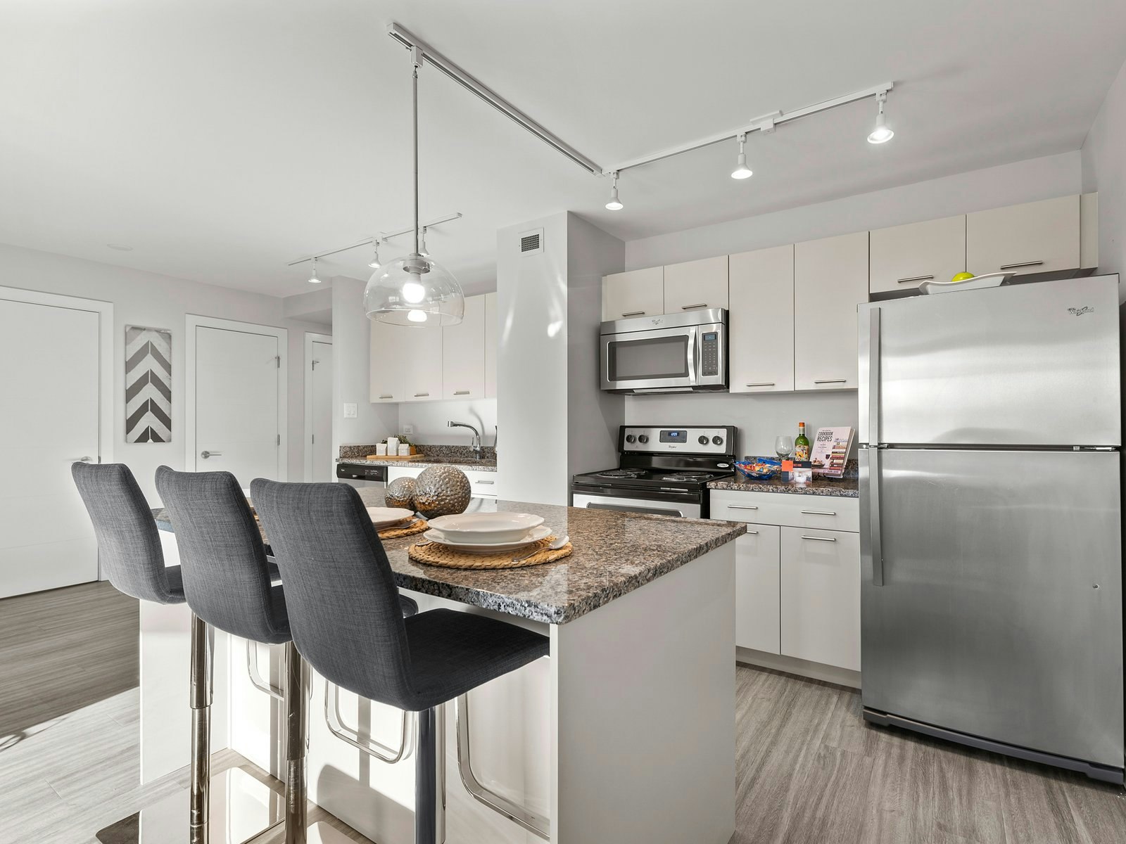 1 Bedroom + Den-640 Main Street, Saskatoon, SK, S7H 0J7 - 5