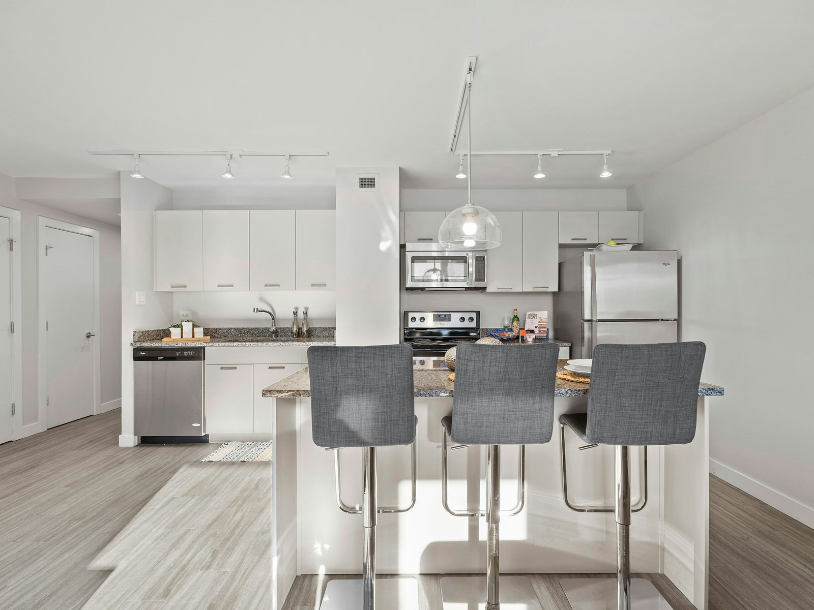 1 Bedroom + Den-640 Main Street, Saskatoon, SK, S7H 0J7 - 8
