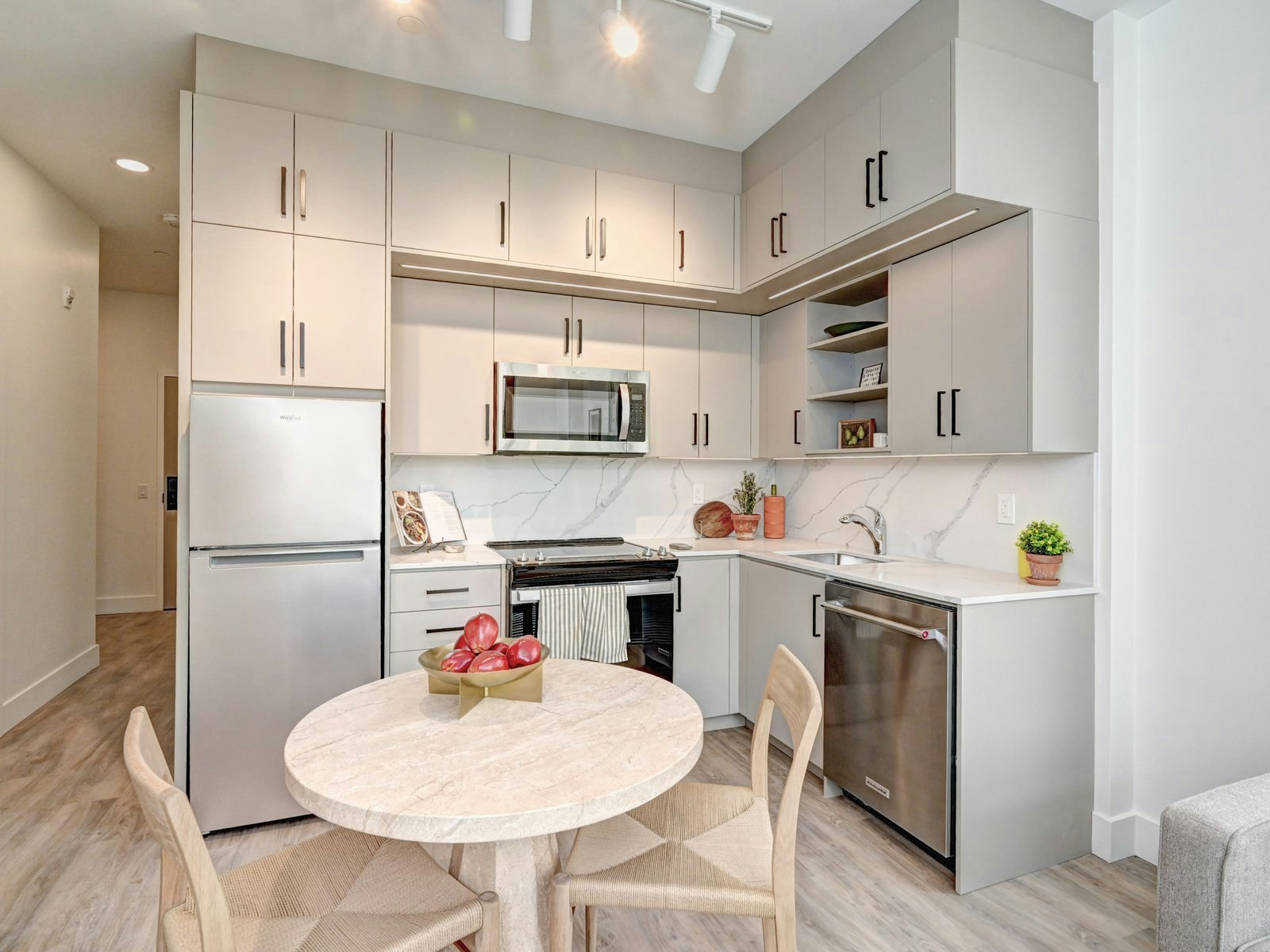 1 Bed + Den-415 Duke Street W, Kitchener, ON, N2H 0E6 - 7