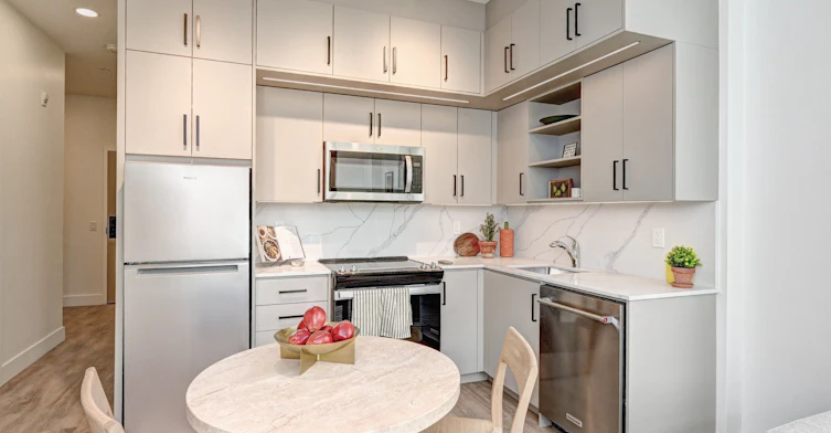 1 Bed + Den-415 Duke Street W, Kitchener, ON, N2H 0E6 - 7