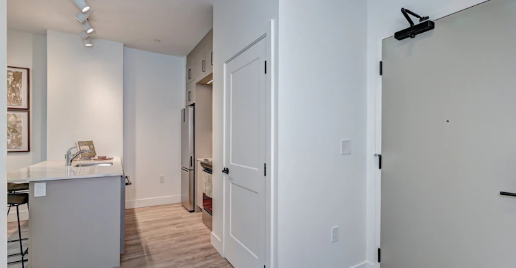 1 Bed + Den-415 Duke Street W, Kitchener, ON, N2H 0E6 - 15