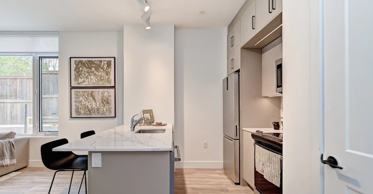 1 Bed + Den-415 Duke Street W, Kitchener, ON, N2H 0E6 - 27
