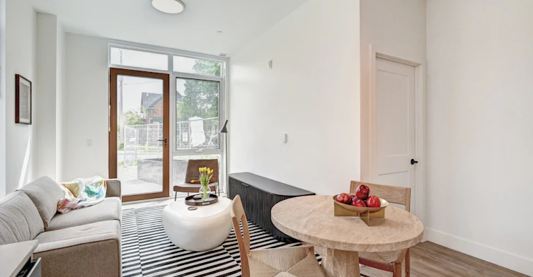 1 Bed + Den-415 Duke Street W, Kitchener, ON, N2H 0E6 - 21