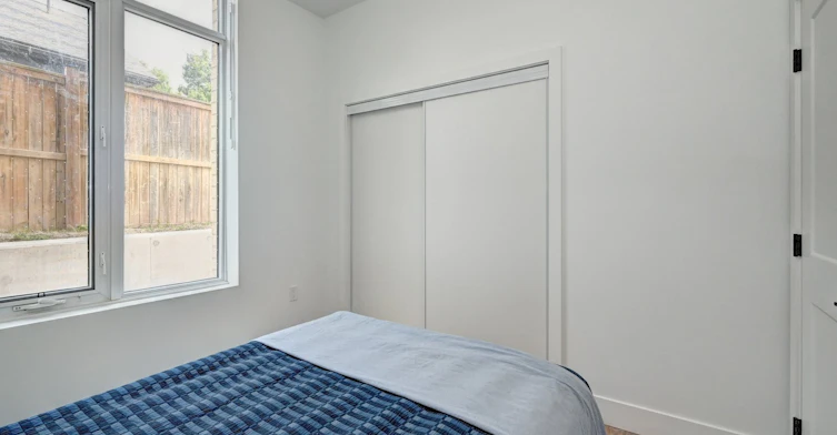 1 Bed + Den-415 Duke Street W, Kitchener, ON, N2H 0E6 - 25