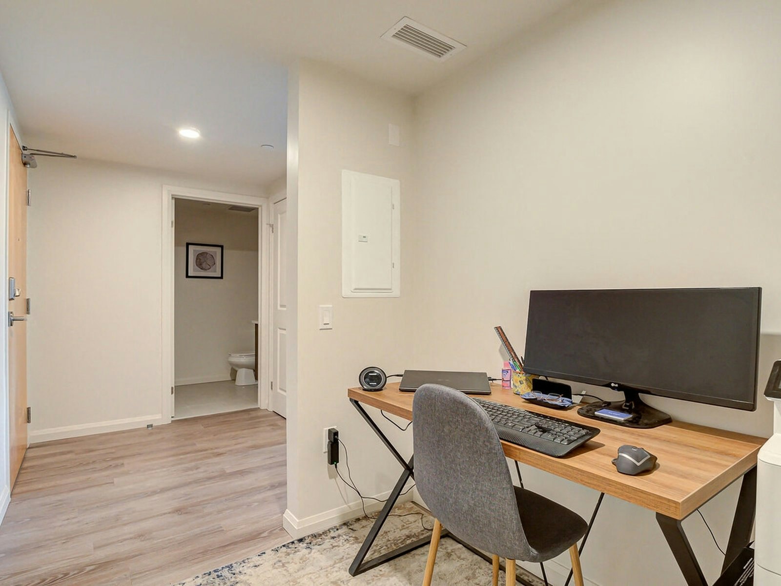2 Bedroom-63 Scott Street, Kitchener, ON, N2H 0C3 - 13