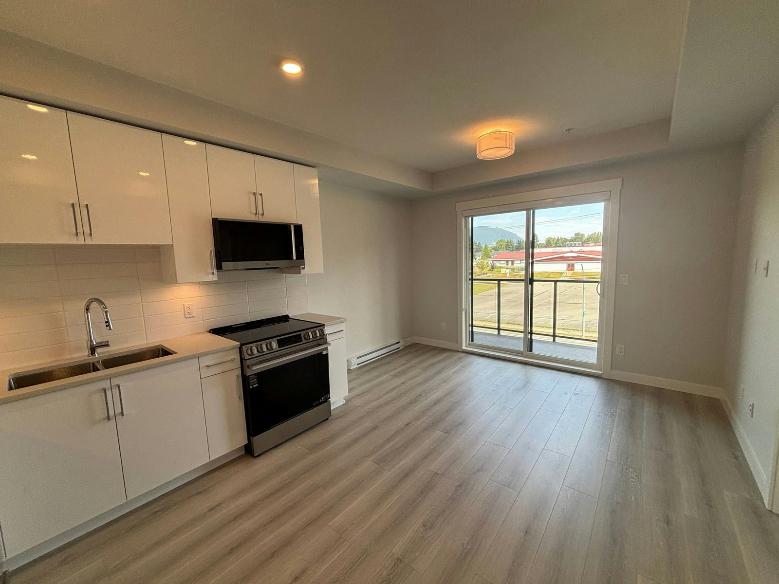 405-8423 Cedar Street, Mission, BC, V4S 1A1 - 2