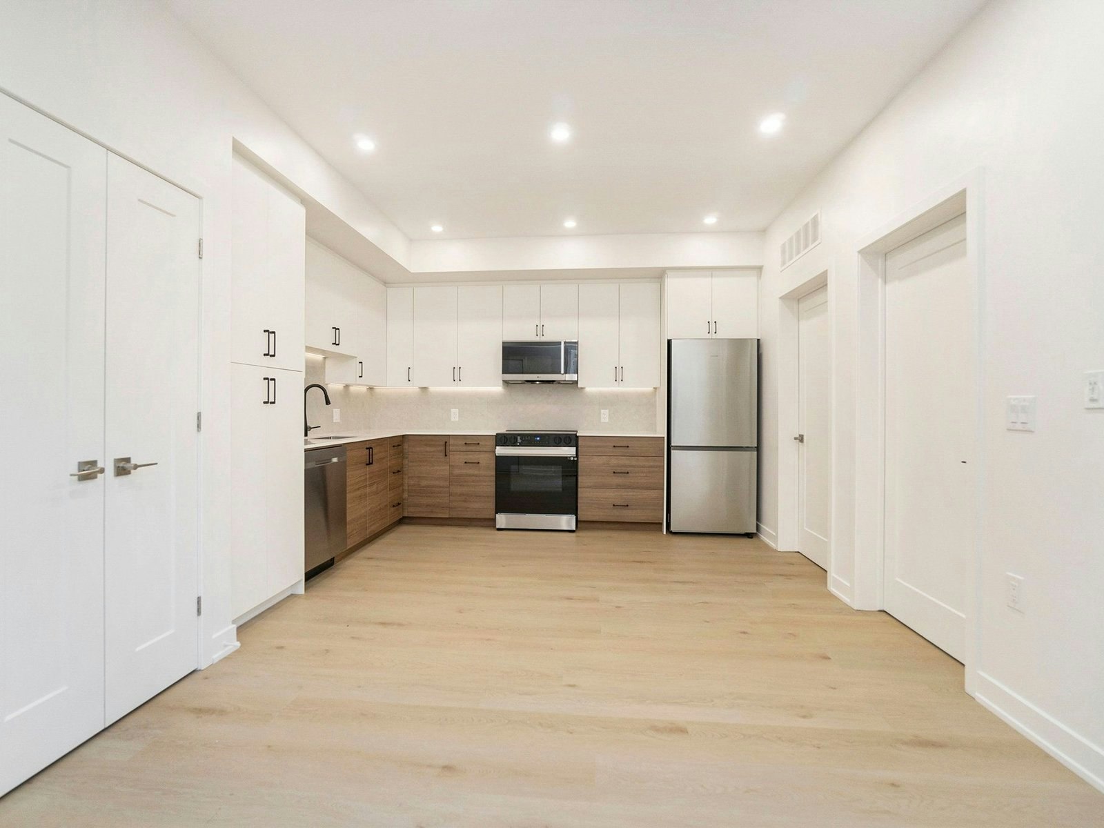 8-373 Iberville Street, Ottawa, ON, K1L 6G1 2