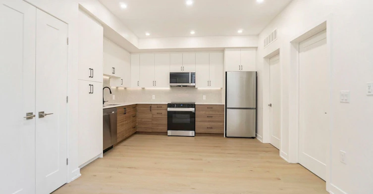 8-373 Iberville Street, Ottawa, ON, K1L 6G1 - 2