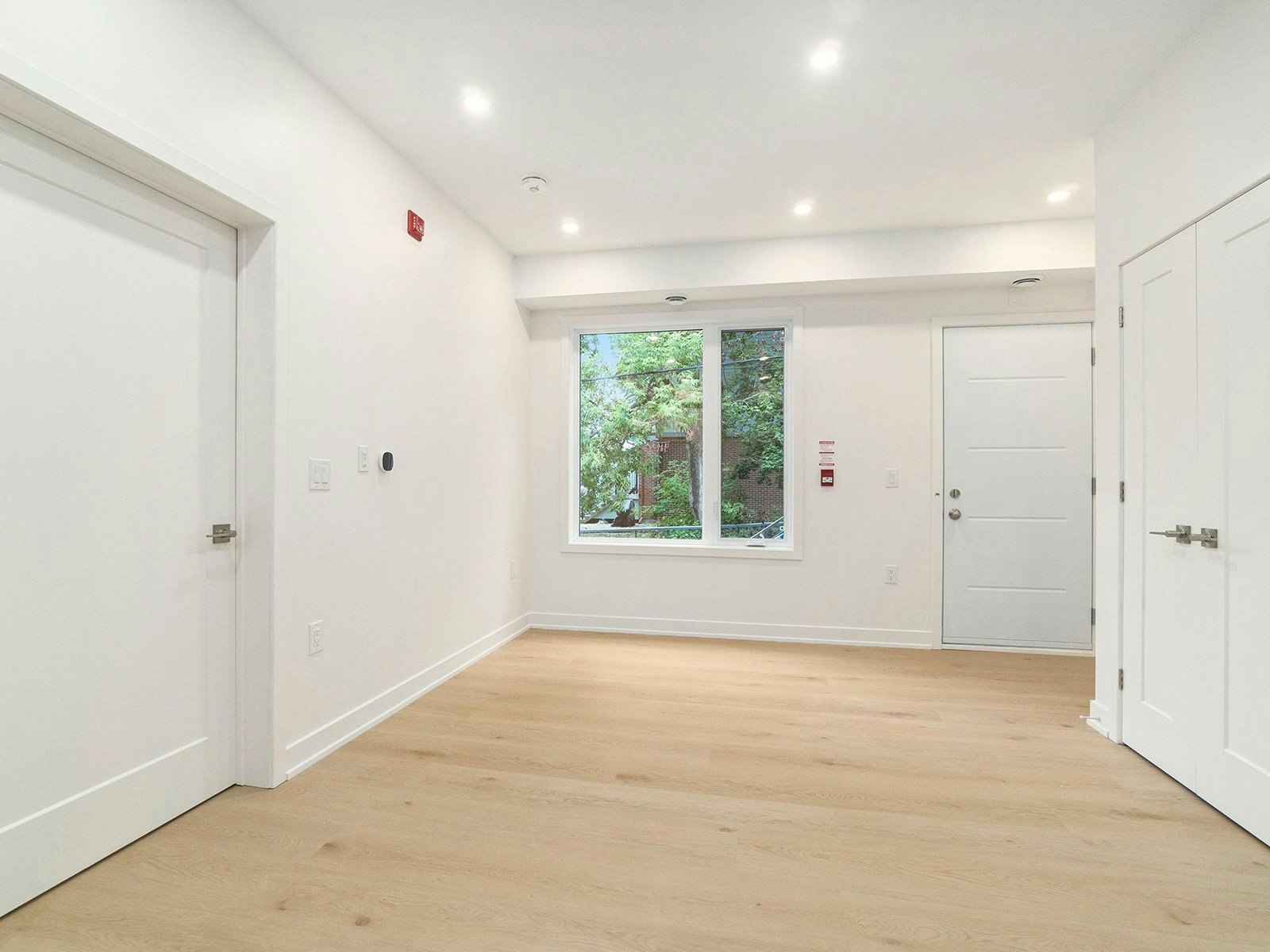 8-373 Iberville Street, Ottawa, ON, K1L 6G1 5