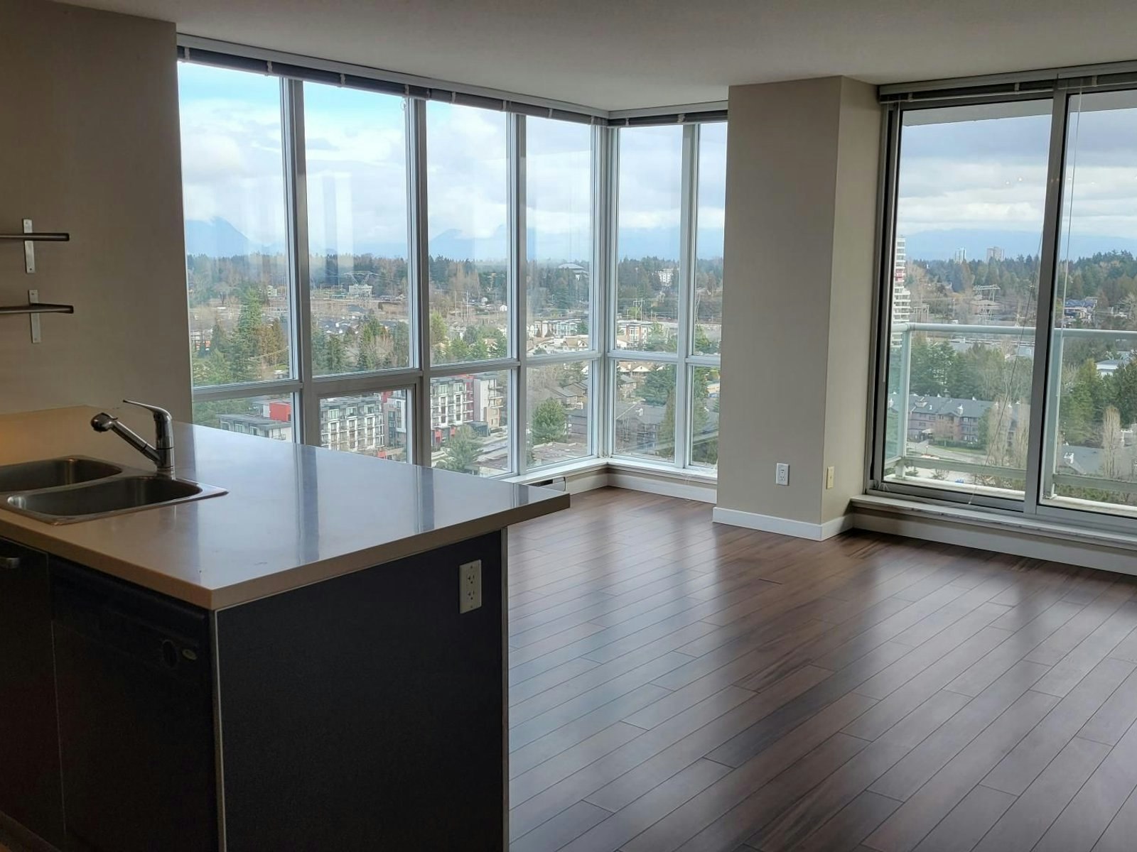 2607-13688 100 Avenue, Surrey, BC, V3T 0G5 - 2