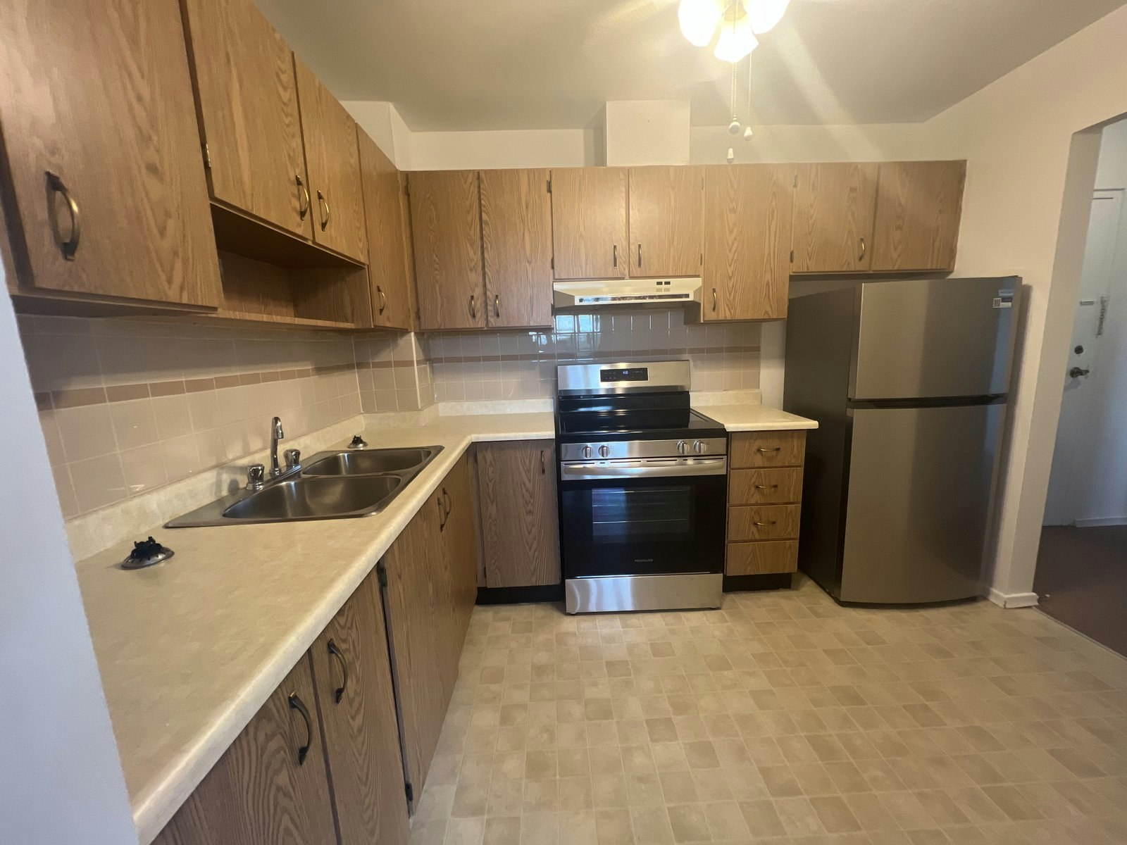 205-152 Thorold Road, Welland, ON, L3C 6N3 - 3