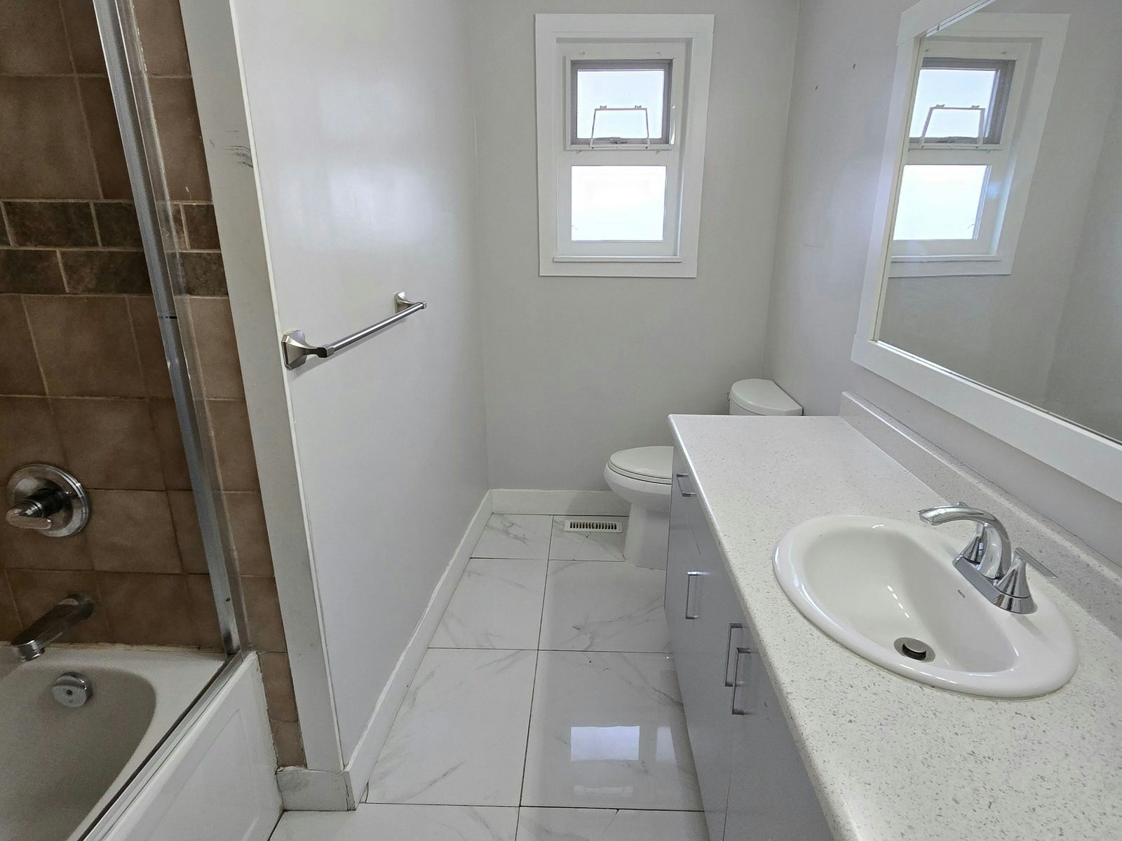 UPPER-46383 Cora Avenue, Chilliwack, BC, V2P 7K9 - 12