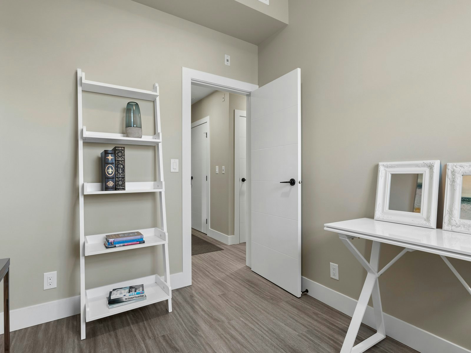 2 Bedroom 1 Bath-830 Idylwyld Drive, Saskatoon, SK, S7L 0Z6 - 25