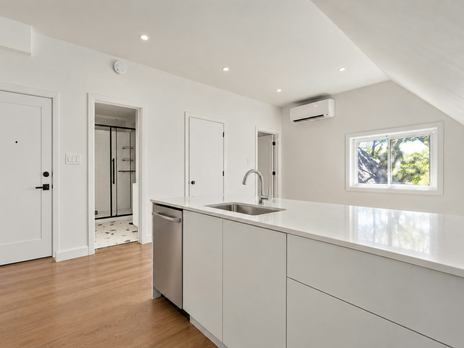 8-312 Daly Avenue, Ottawa, ON, K1N 6G7 - 4