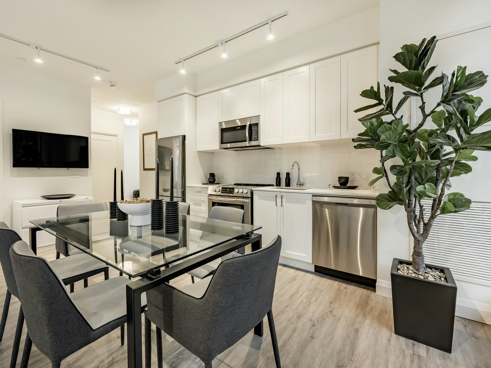 One Bedroom + Den-299 The Kingsway, Toronto, ON, M9A 0E7 - 5