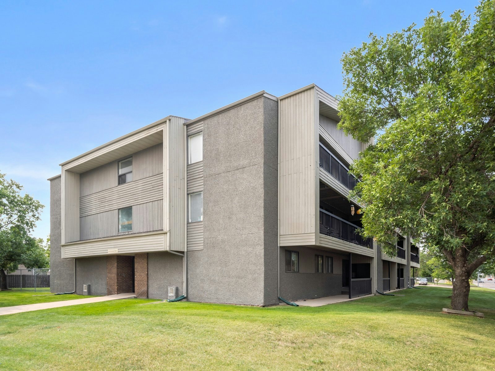 3 Bedroom & 1 Bath-235 Lenore Drive, Saskatoon, SK, S7K 6Y2 - 10