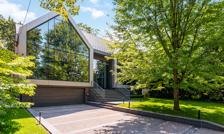 130 Riverview Drive
