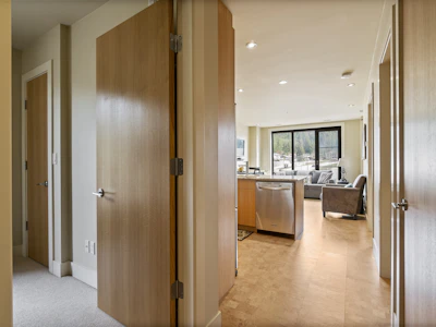 401-326 Mara Lake Lane - 2
