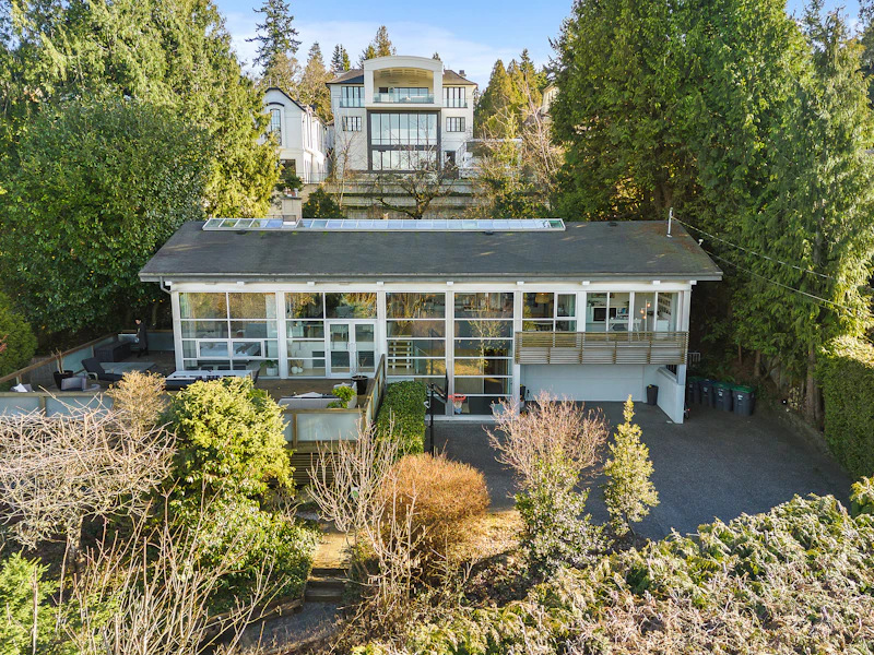 2796 Bayview Street, Surrey BC V4A 2Z4