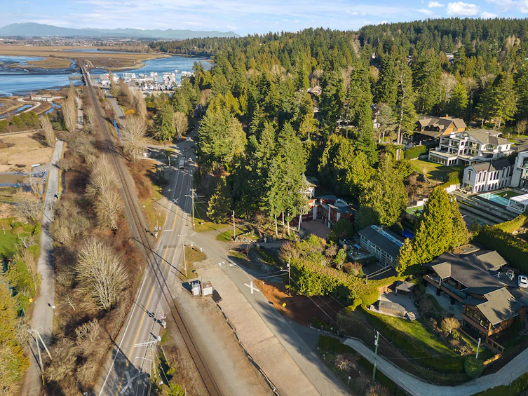 2796 Bayview Street, Surrey, BC, V4A 2Z4 - 40