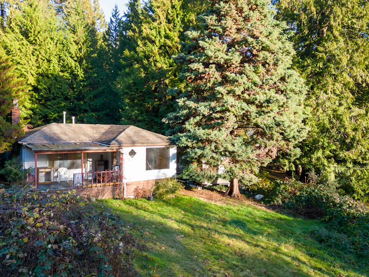 942 Trant Road, Gibsons, BC, V0N 1V1