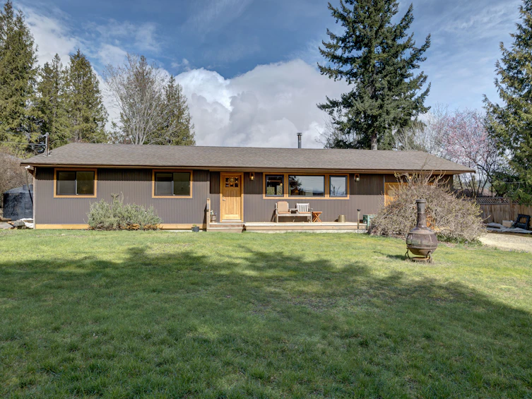 7822 Redrooffs Road, Halfmoon Bay, BC, V7Z 1A4