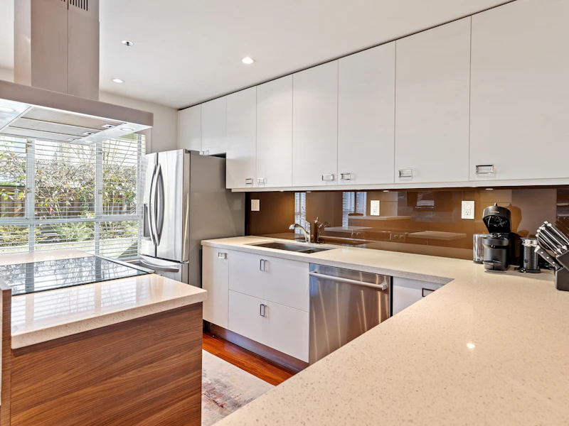 104 - 3220 W 4th Avenue, Vancouver BC V6K 1R9