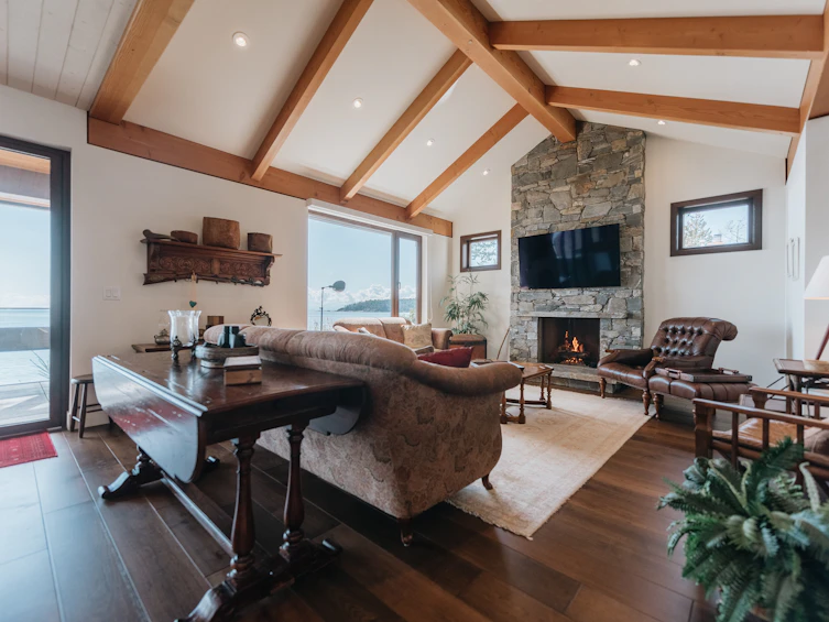 6035 Silverstone Lane, Sechelt, BC, V7Z 0T8