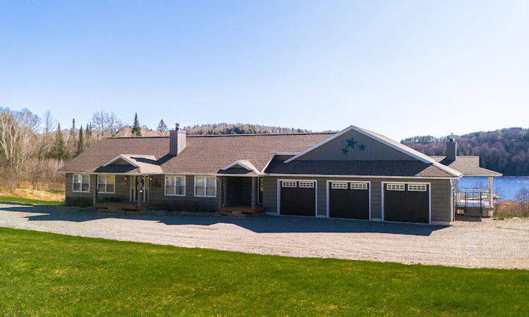 427 Browns Road West