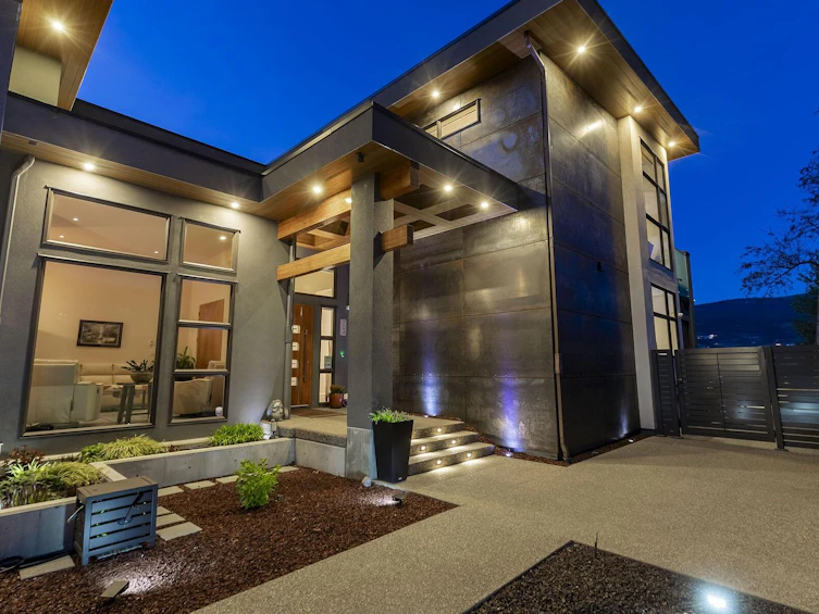 704 Stonor Street, Summerland, BC, V0H 1Z9 - 3