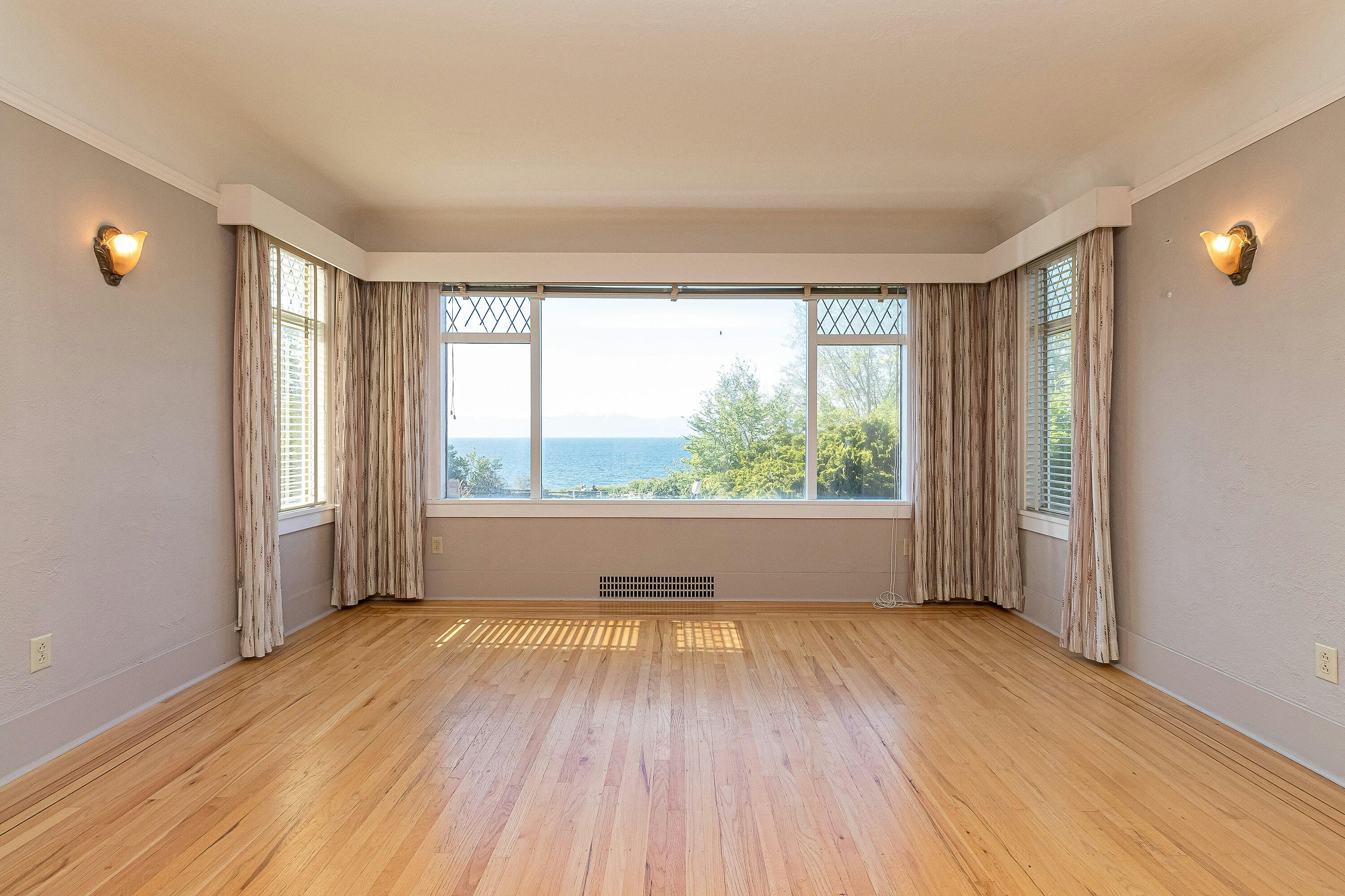 690 Dallas Road, Victoria, BC, V8V 1B7 - 9
