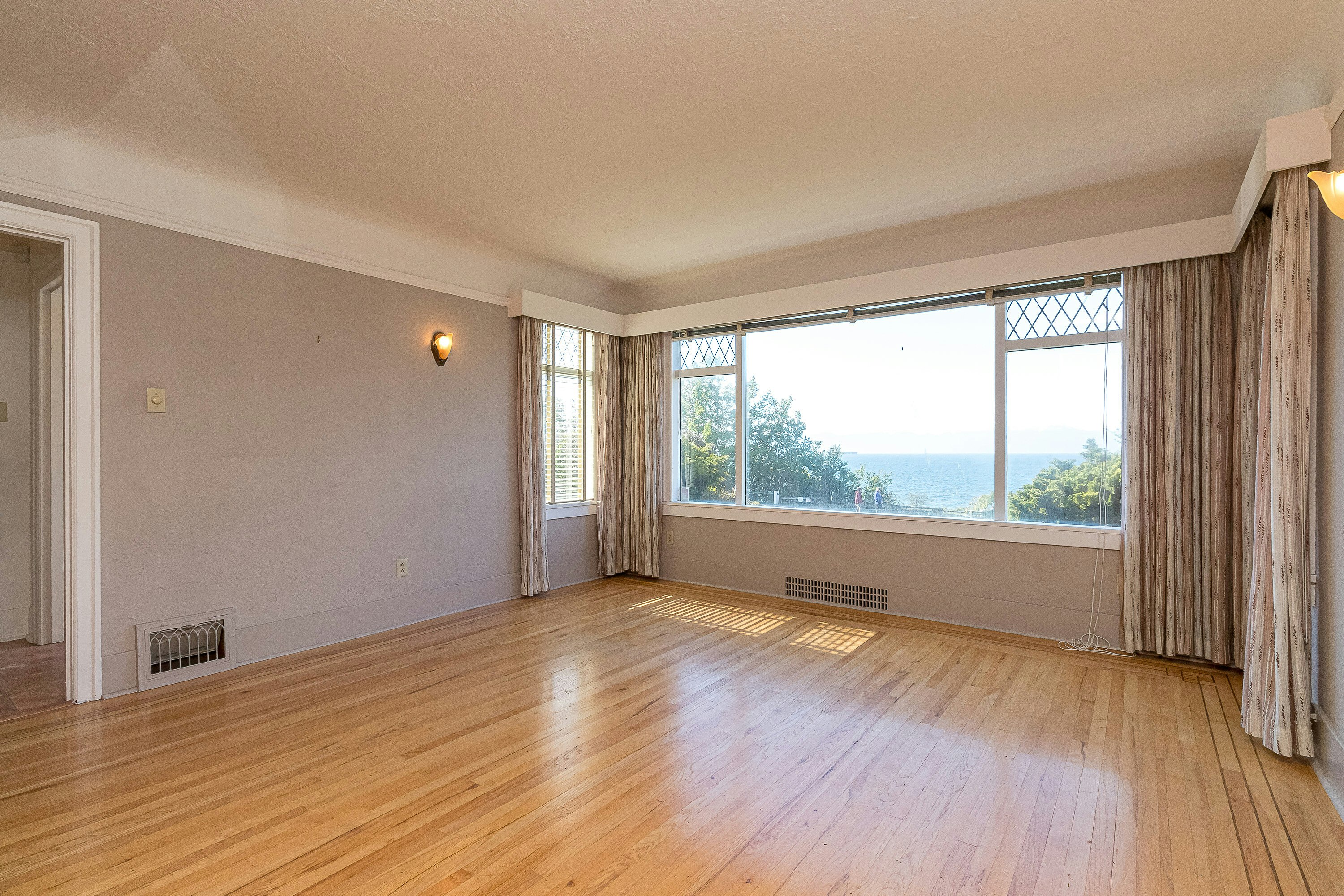 690 Dallas Road, Victoria, BC, V8V 1B7 - 10