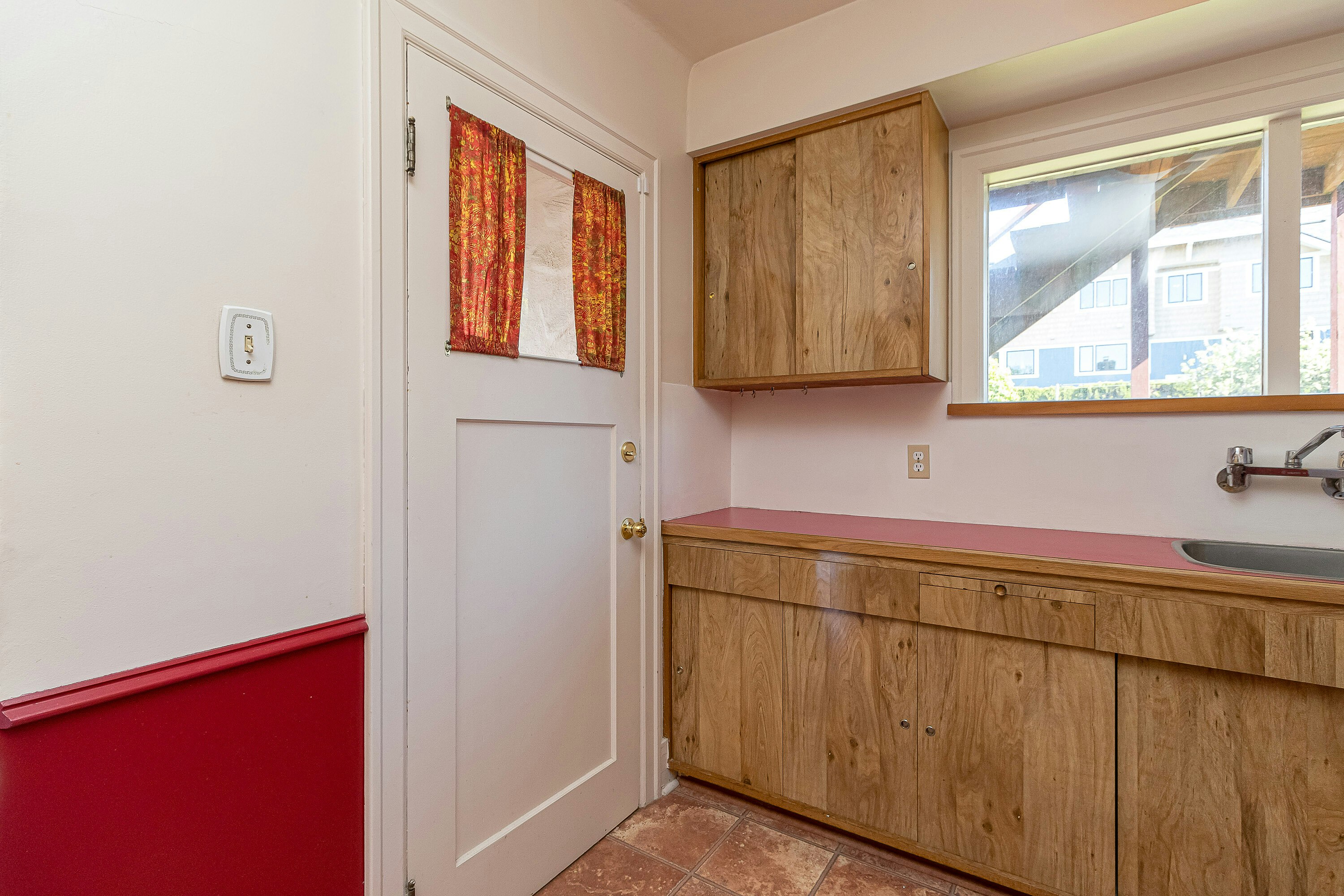 690 Dallas Road, Victoria, BC, V8V 1B7 - 18