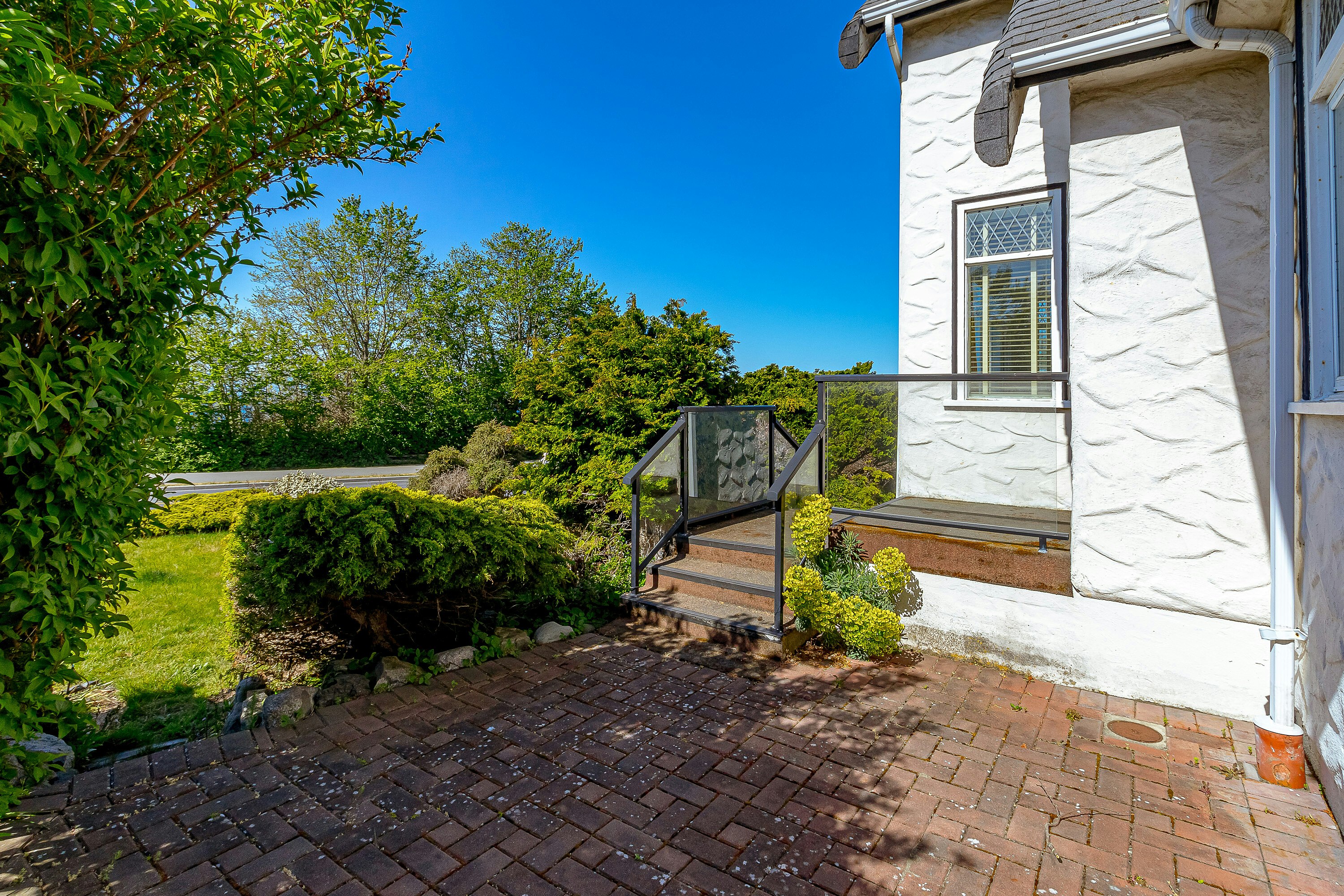 690 Dallas Road, Victoria, BC, V8V 1B7 - 40