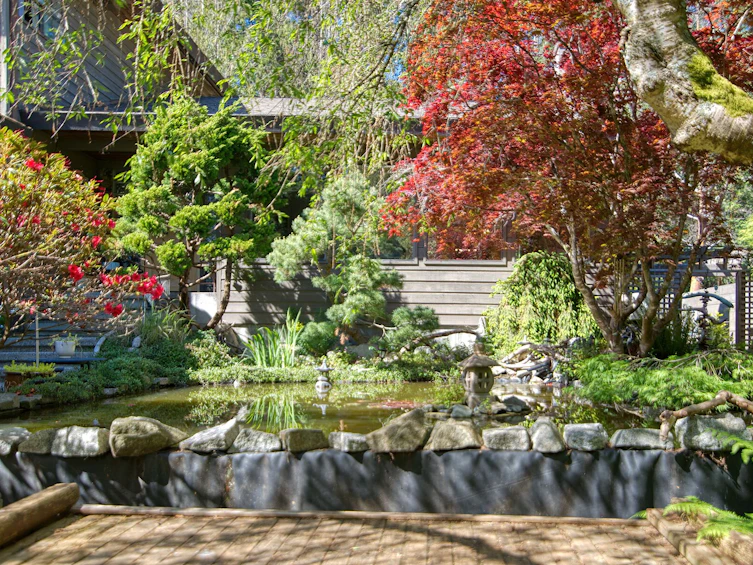7104 Dale Road, Halfmoon Bay, BC, V7Z 0N2 - 7