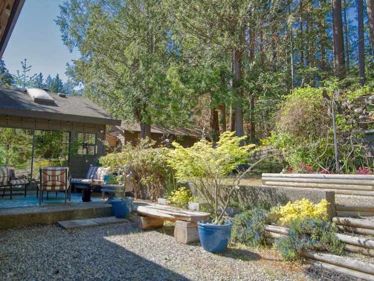 7104 Dale Road, Halfmoon Bay, BC, V7Z 0N2 - 37