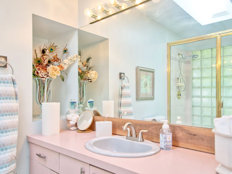 7104 Dale Road, Halfmoon Bay, BC, V7Z 0N2 - 28