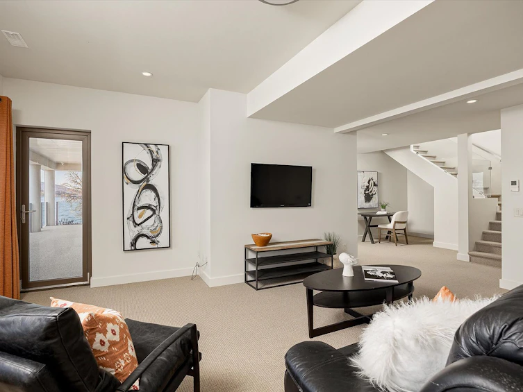 5560 Lakeshore Road, Kelowna, BC, V1W 4J4 - 40