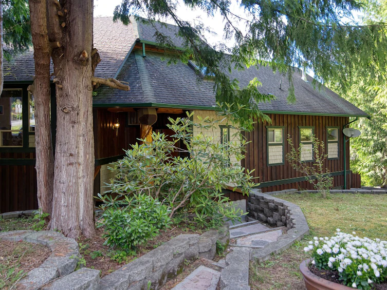 5818 Skookumchuk Road, Sechelt, BC, V7Z 0P3 - 5