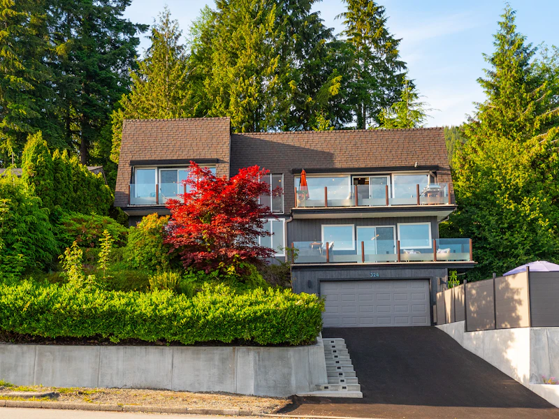 324 Montroyal Boulevard, North Vancouver BC V7N 4E5