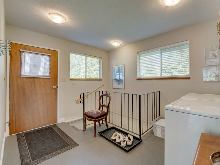7653 Redrooffs Road, Halfmoon Bay, BC, V7Z 1C4 - 7