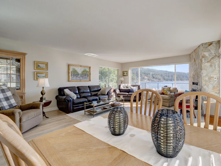 7653 Redrooffs Road, Halfmoon Bay, BC, V7Z 1C4 - 21
