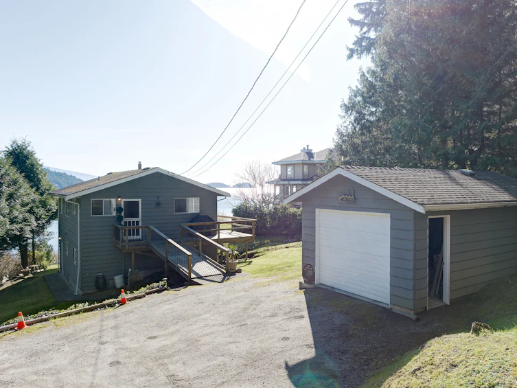 7653 Redrooffs Road, Halfmoon Bay, BC, V7Z 1C4 - 39