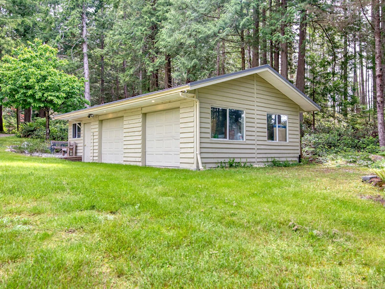 5805 Brooks Road, Halfmoon Bay, BC, V7Z 1G7 - 6