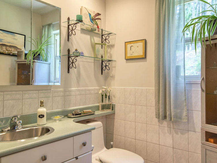 5805 Brooks Road, Halfmoon Bay, BC, V7Z 1G7 - 25