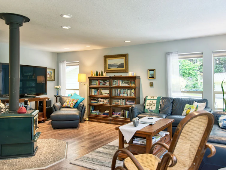 5805 Brooks Road, Halfmoon Bay, BC, V7Z 1G7 - 23